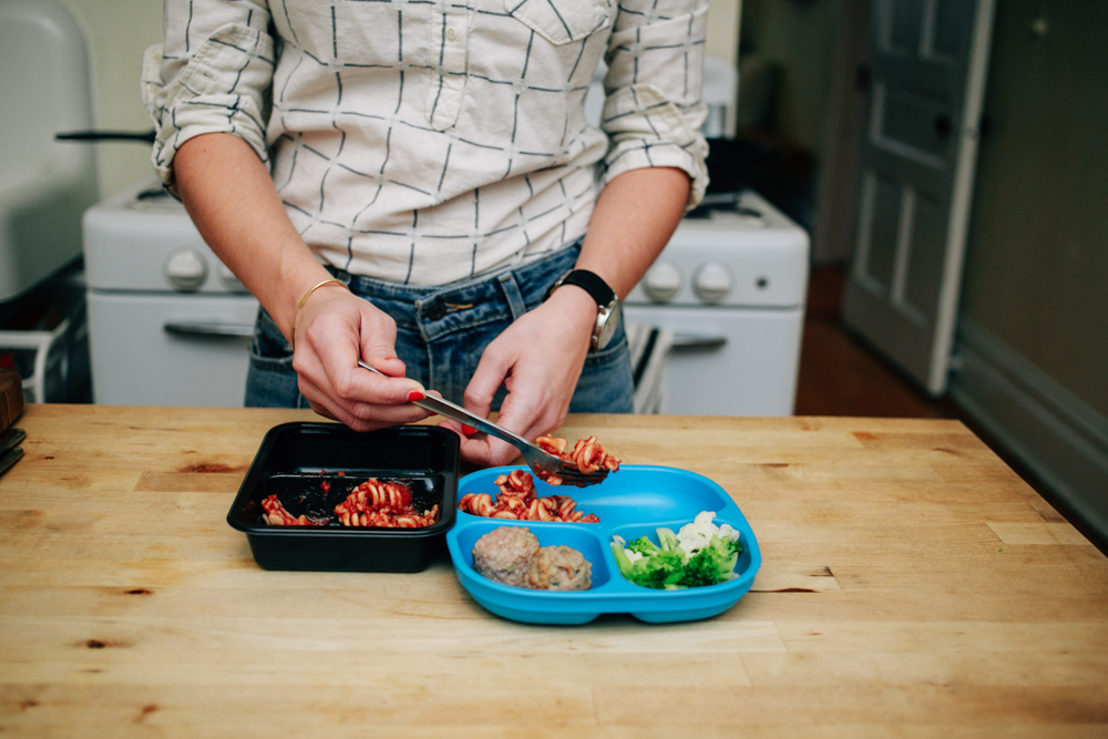 plating food